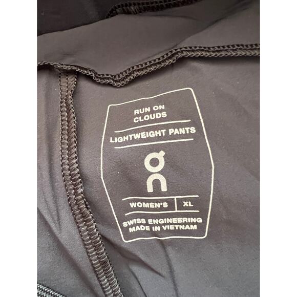 On Cloud Running Black Pull-on High Waist Pants, XL - Picture 9 of 16